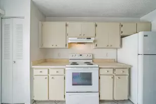 390 SW Colesbury Ave, Port Saint Lucie, FL 34953 - Photo 17