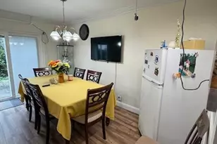 8040 SW 17th Pl, Davie, FL 33324 - Photo 9