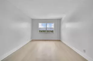 2555 NE 11th St, Fort Lauderdale, FL 33304 - Photo 9