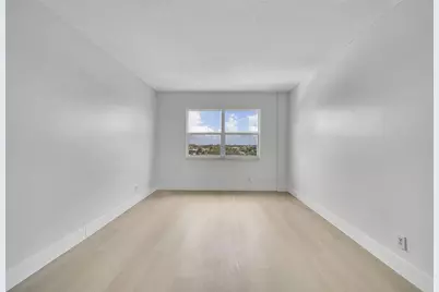 2555 NE 11th Street #806, Fort Lauderdale, FL 33304 - Photo 9