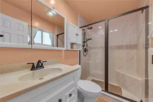 2541 NE 11th St, Pompano Beach, FL 33062 - Photo 11