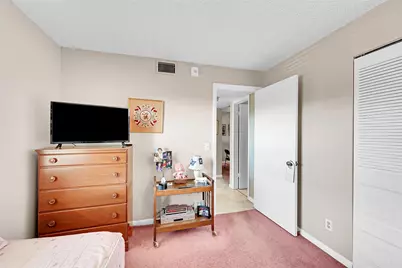 10101 Sunrise Lakes Boulevard #305, Sunrise, FL 33322 - Photo 11