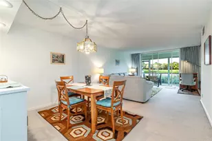 9611 N Hollybrook Lake Dr, Pembroke Pines, FL 33025 - Photo 9