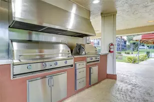 700 S Hollybrook Dr, Hollywood, FL 33025 - Photo 13