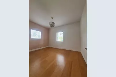 906 NE 3 Street, Hallandale Beach, FL 33009 - Photo 13