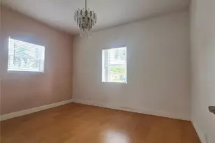 906 NE 3 St, Hallandale Beach, FL 33009 - Photo 13