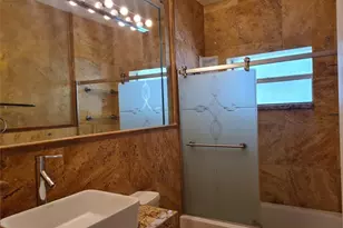 906 NE 3 St, Hallandale Beach, FL 33009 - Photo 17