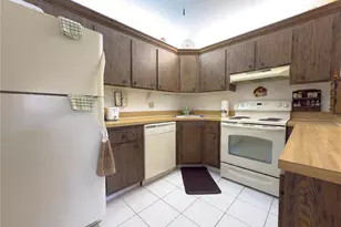 329 Knotty Pine Cir, Greenacres, FL 33463 - Photo 15