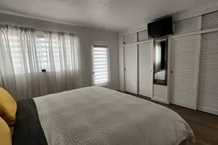 1015 SW 11th Ave, Hallandale Beach, FL 33009 - Photo 11