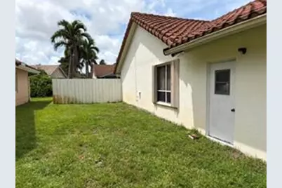 9332 Laurel Green Drive, Boynton Beach, FL 33437 - Photo 3