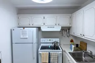 1010 Islewood D, Deerfield Beach, FL 33442 - Photo 9