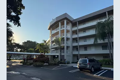 545 Oaks Lane #105, Pompano Beach, FL 33069 - Photo 1