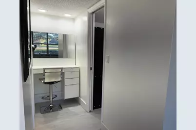 545 Oaks Lane #105, Pompano Beach, FL 33069 - Photo 17