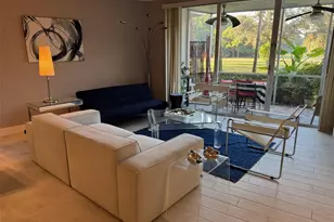 545 Oaks Ln, Pompano Beach, FL 33069 - Photo 5