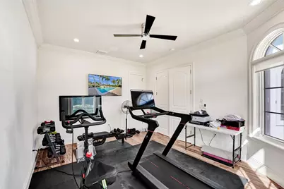 642 Palm Drive, Hallandale Beach, FL 33009 - Photo 23