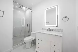 19930 NE 20th Ct, Miami, FL 33179 - Photo 21