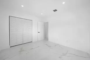 19930 NE 20th Ct, Miami, FL 33179 - Photo 23