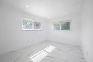 19930 NE 20th Ct, Miami, FL 33179 - Photo 17