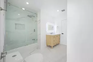 19930 NE 20th Ct, Miami, FL 33179 - Photo 19