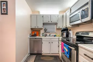 8930 S Hollybrook Blvd, Pembroke Pines, FL 33025 - Photo 11