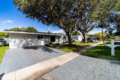 131 NW 72nd Way, Hollywood, FL 33024 - Photo 35