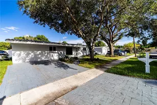 131 NW 72nd Way, Hollywood, FL 33024 - Photo 35