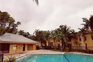 4425 Treehouse Ln, Tamarac, FL 33319 - Photo 9