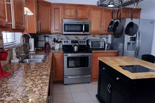 29 NE 3rd St, Dania Beach, FL 33004 - Photo 9