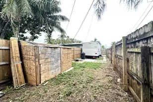 578 Tallulah Rd, Lake Worth Beach, FL 33462 - Photo 11