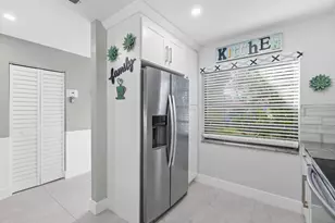 21215 Lago Cir, Boca Raton, FL 33433 - Photo 13