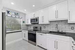 21215 Lago Cir, Boca Raton, FL 33433 - Photo 11