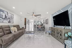 21215 Lago Cir, Boca Raton, FL 33433 - Photo 3