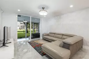 9523 S Hollybrook Lake Dr, Pembroke Pines, FL 33025 - Photo 17