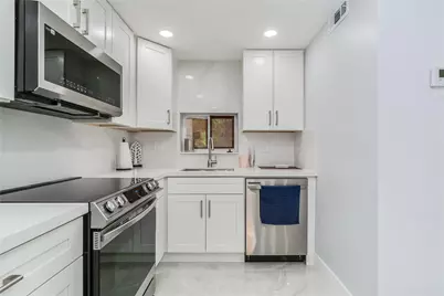 9523 S Hollybrook Lake Drive #102, Pembroke Pines, FL 33025 - Photo 13