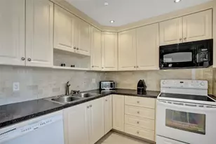 4270 NW 40th St, Tamarac, FL 33319 - Photo 5