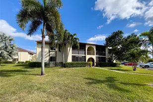 330 Knotty Pine Cir, Greenacres, FL 33463 - Photo 11