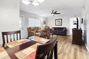 330 Knotty Pine Cir, Greenacres, FL 33463 - Photo 17