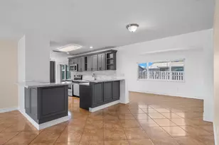 11371 NW 40th Pl, Sunrise, FL 33323 - Photo 11