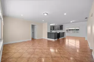 11371 NW 40th Pl, Sunrise, FL 33323 - Photo 5