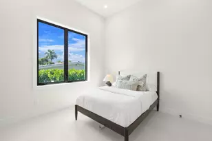 2724 NE 21st Ct, Fort Lauderdale, FL 33305 - Photo 37