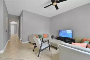 6927 Julia Gardens Dr, Coconut Creek, FL 33073 - Photo 5