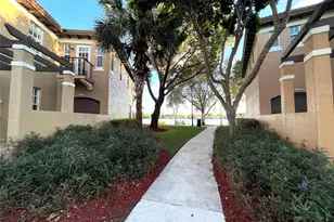 6927 Julia Gardens Dr, Coconut Creek, FL 33073 - Photo 31