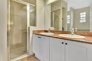 6927 Julia Gardens Dr, Coconut Creek, FL 33073 - Photo 25