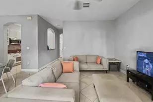 6927 Julia Gardens Dr, Coconut Creek, FL 33073 - Photo 9