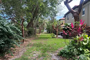 6927 Julia Gardens Dr, Coconut Creek, FL 33073 - Photo 27