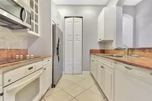 6927 Julia Gardens Dr, Coconut Creek, FL 33073 - Photo 11