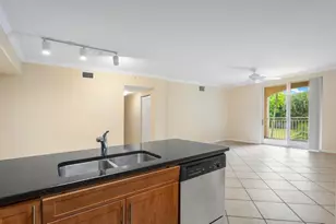 6492 Emerald Dunes Dr, West Palm Beach, FL 33411 - Photo 9