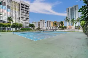 800 Parkview Dr, Hallandale Beach, FL 33009 - Photo 33