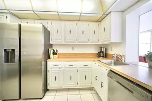 800 Parkview Dr, Hallandale Beach, FL 33009 - Photo 21