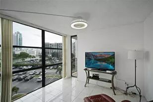 800 Parkview Dr, Hallandale Beach, FL 33009 - Photo 15